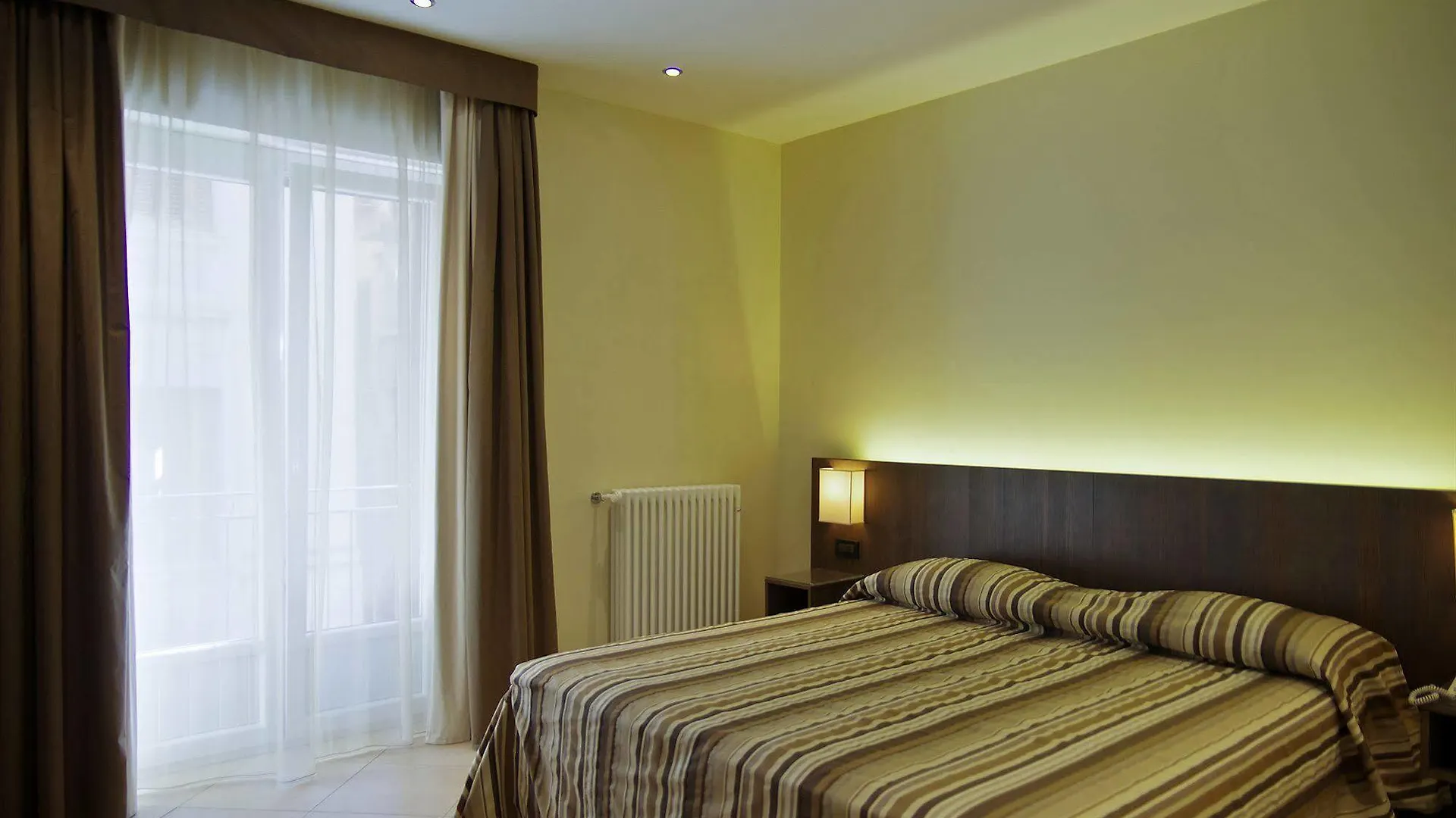 Bb 10 Serpotta - Palazzo Riolo & Restaurant Palerme 3*,